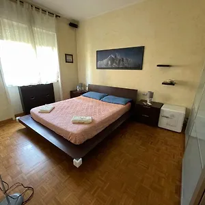 Impeccable In Next To M1 Metro 10 Mins Away From Duomo Wi-fi Feel Like Bed & Breakfast